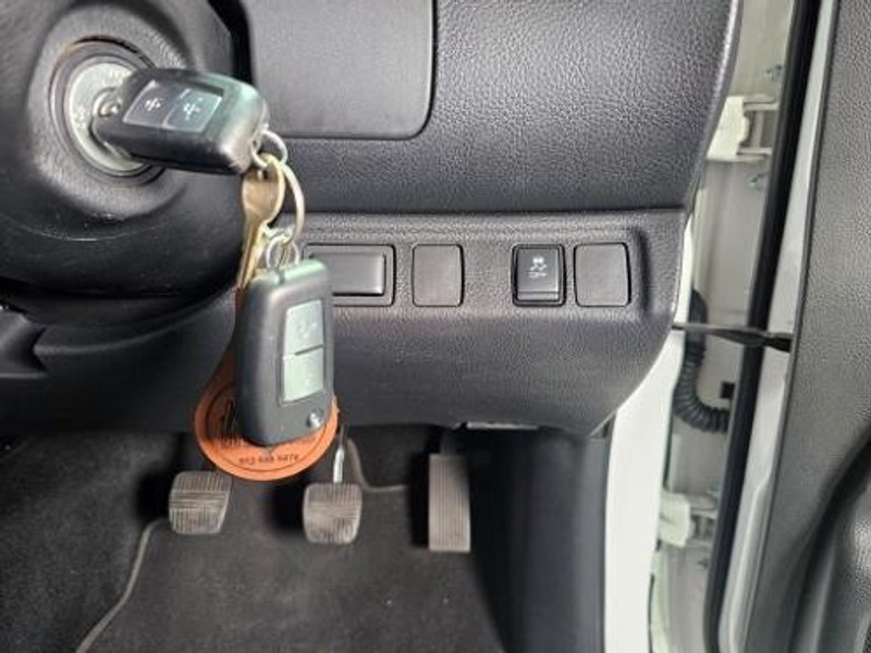 Nissan Navara - Mit Mak Motors - Image 18