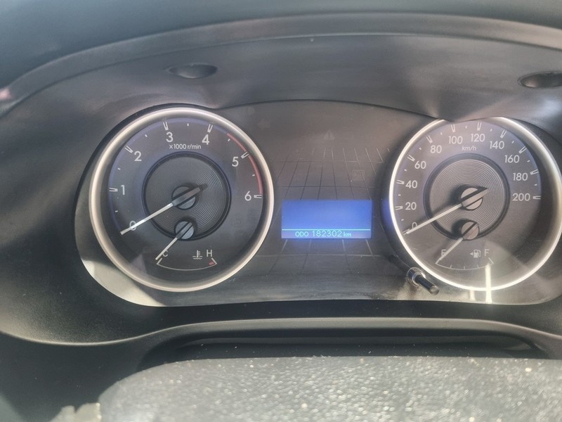 Toyota Hilux - Motortoria - Image 13