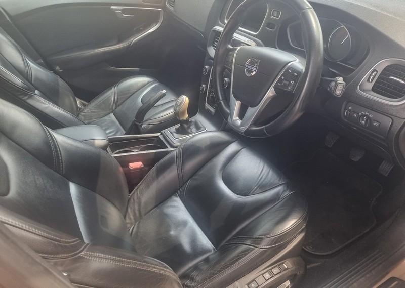 Volvo V40 - Motortoria - Image 9