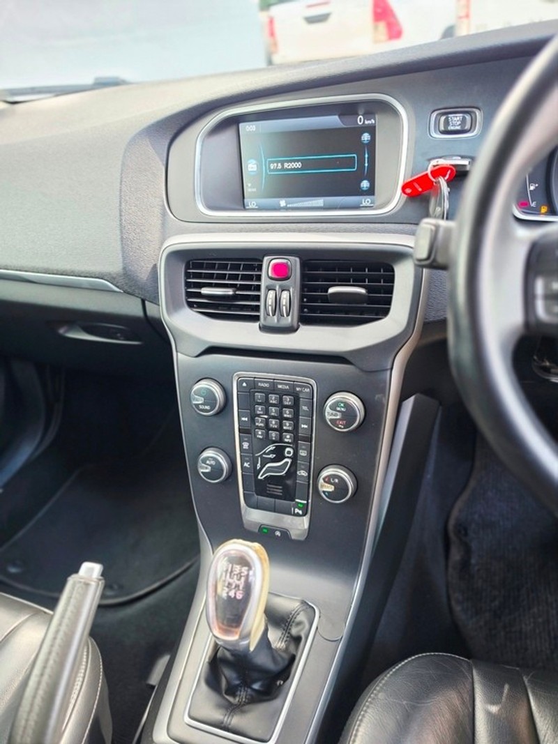 Volvo V40 - Motortoria - Image 19
