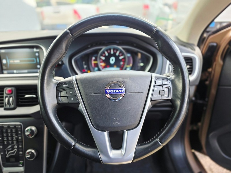 Volvo V40 - Motortoria - Image 18