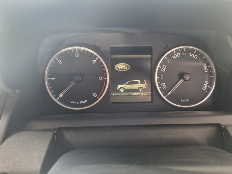 Land Rover Discovery - Motortoria - Image 11