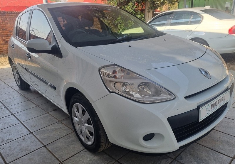 Renault Clio - Motortoria - Image 1