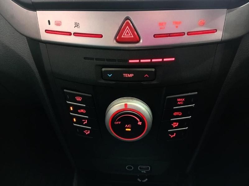 Mahindra XUV300 - Group1 Auto Midrand - Image 16