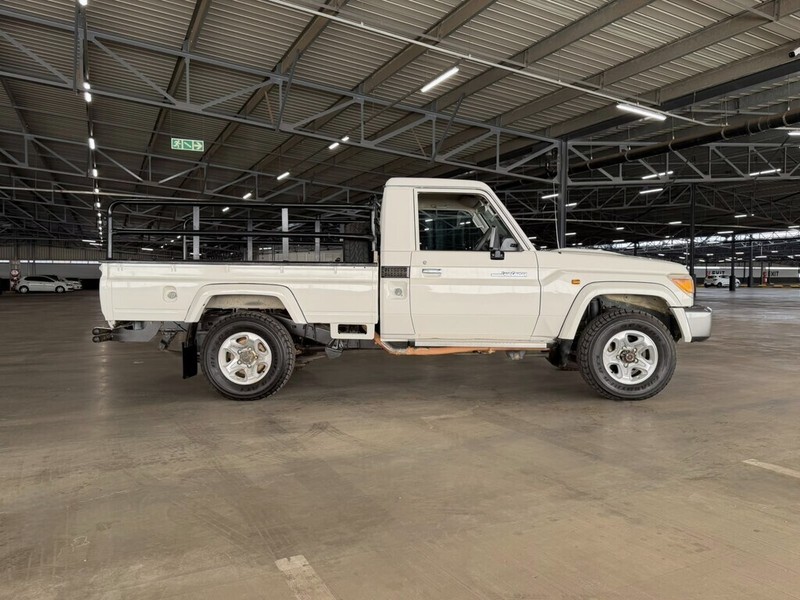Toyota Land Cruiser - Bakwena Auto Sales - Image 12