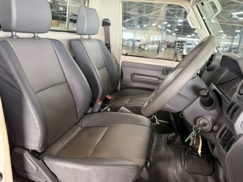 Toyota Land Cruiser - Bakwena Auto Sales - Image 14