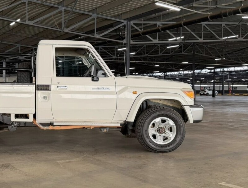 Toyota Land Cruiser - Bakwena Auto Sales - Image 13