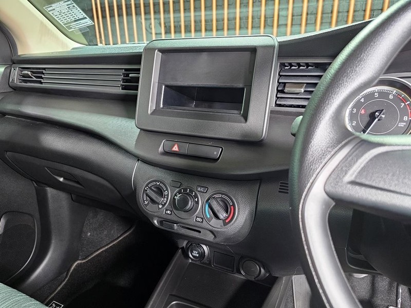 Toyota Corolla Rumion - Mit Mak Motors - Image 13