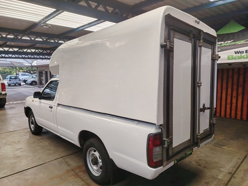 Nissan NP 300 Pick up - We Buy Bakkies - Image 3