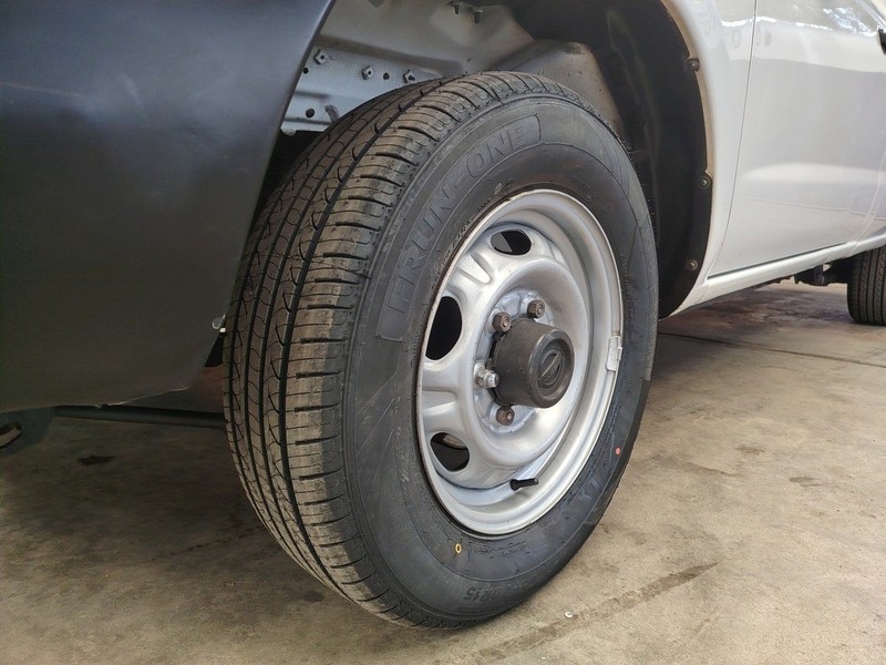 Nissan NP 300 Pick up - We Buy Bakkies - Image 5