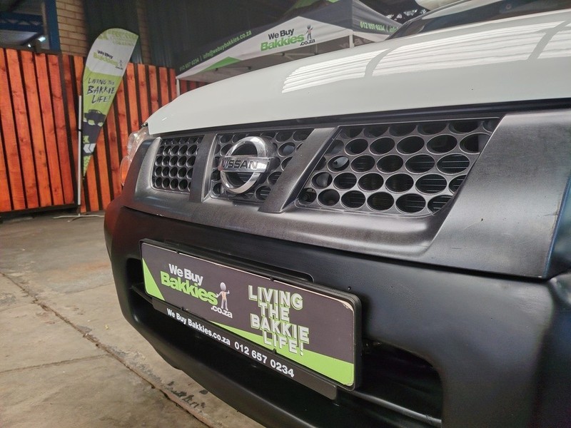 Nissan NP 300 Pick up - We Buy Bakkies - Image 8