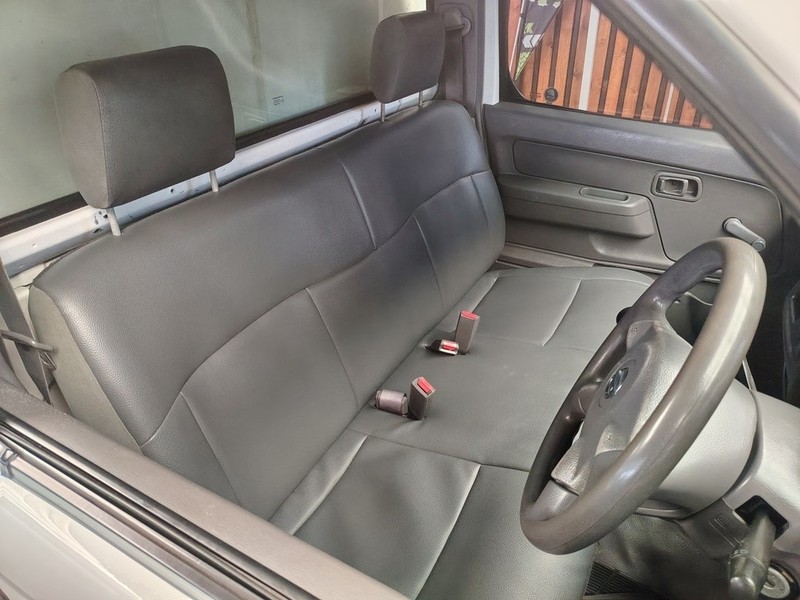 Nissan NP 300 Pick up - We Buy Bakkies - Image 12