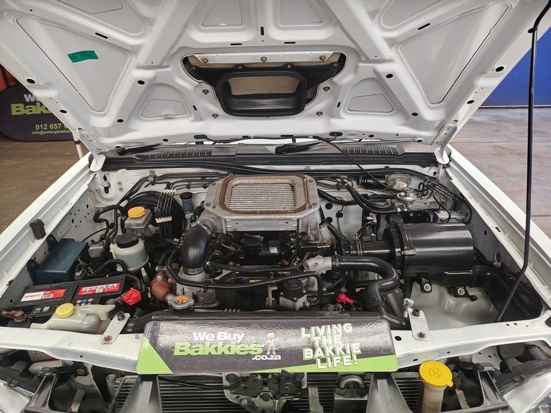 Nissan NP 300 Pick up - We Buy Bakkies - Image 14