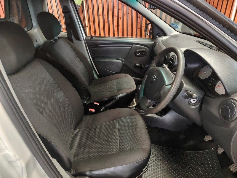 Nissan NP200 - We Buy Bakkies - Image 15