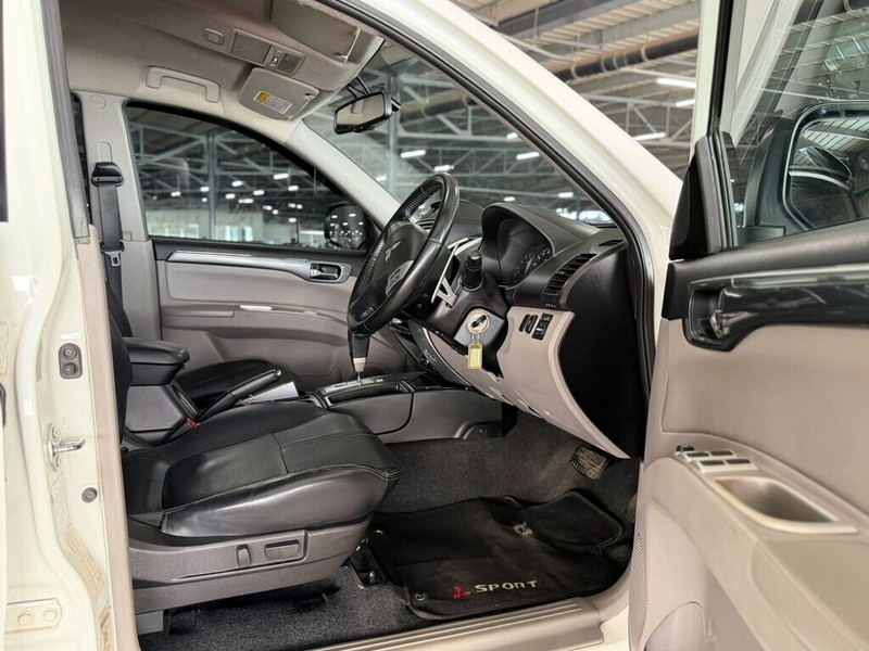 Mitsubishi Pajero - Bakwena Auto Sales - Image 17