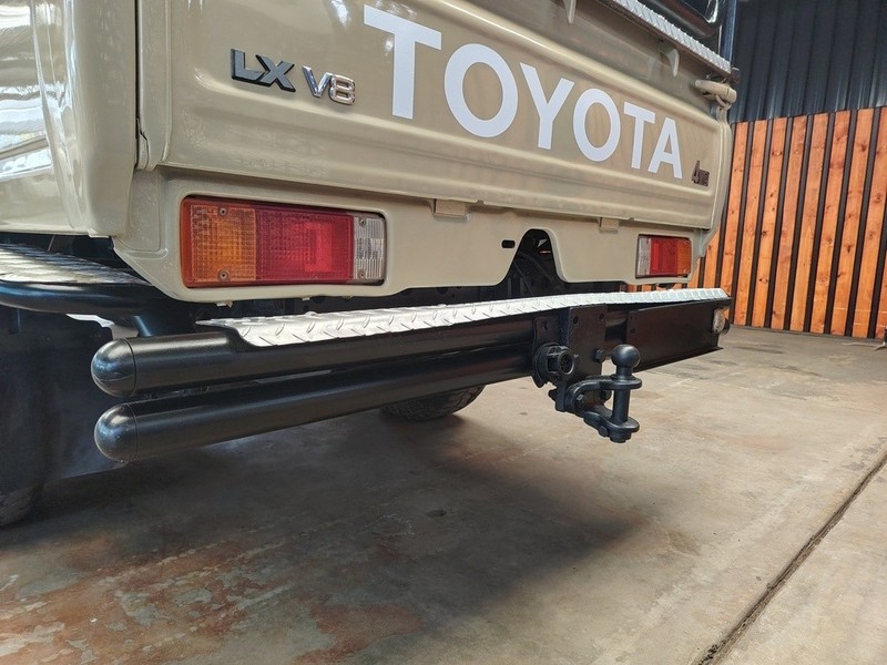 Toyota Land Cruiser - We Buy Bakkies - Image 7