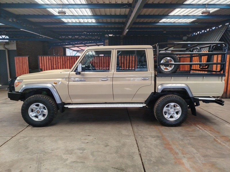 Toyota Land Cruiser - We Buy Bakkies - Image 4