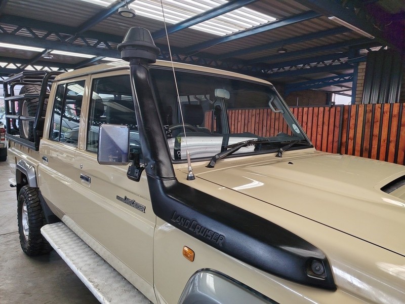 Toyota Land Cruiser - We Buy Bakkies - Image 9