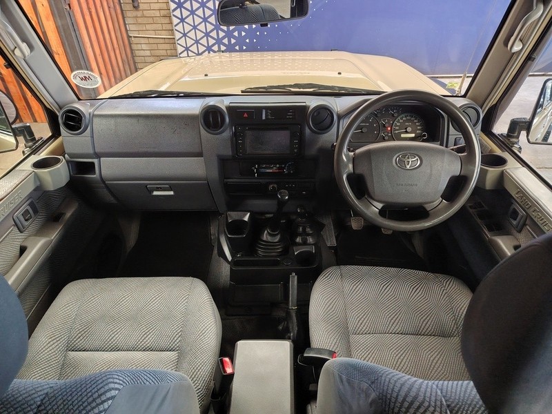 Toyota Land Cruiser - We Buy Bakkies - Image 11