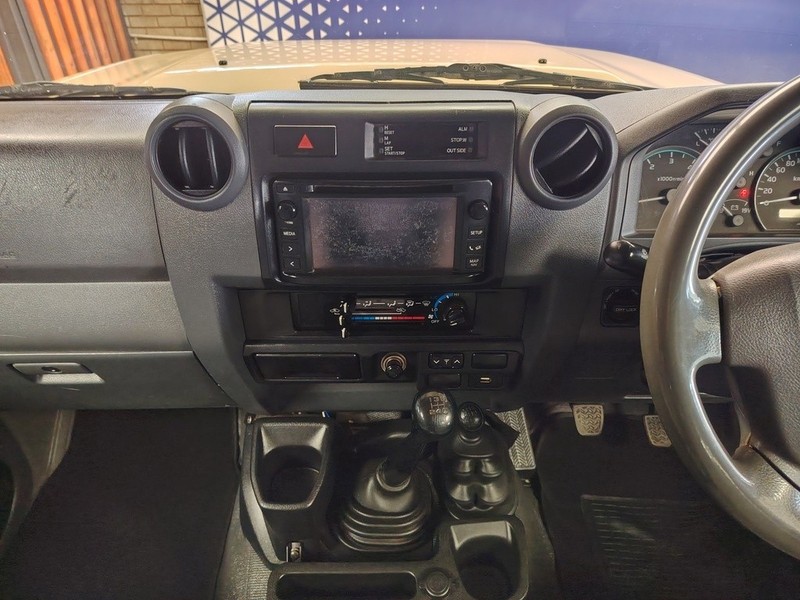 Toyota Land Cruiser - We Buy Bakkies - Image 14