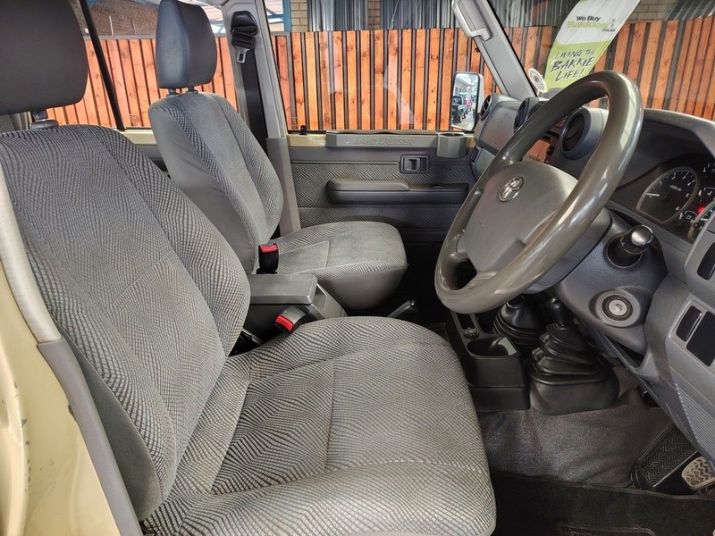 Toyota Land Cruiser - We Buy Bakkies - Image 12