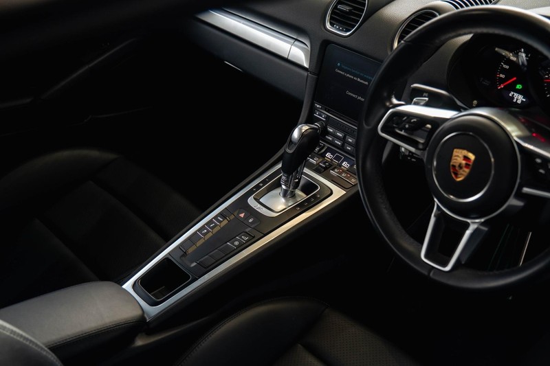 Porsche Cayman - Bruma Nissan - Image 22