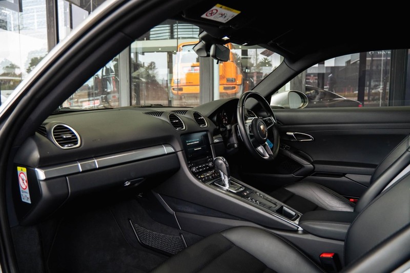 Porsche Cayman - Bruma Nissan - Image 14