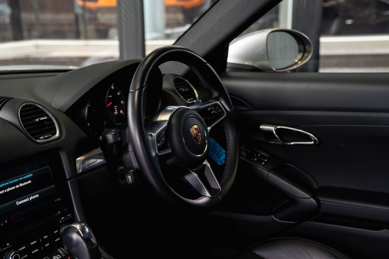 Porsche Cayman - Bruma Nissan - Image 16