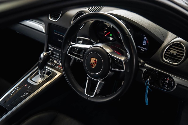 Porsche Cayman - Bruma Nissan - Image 21