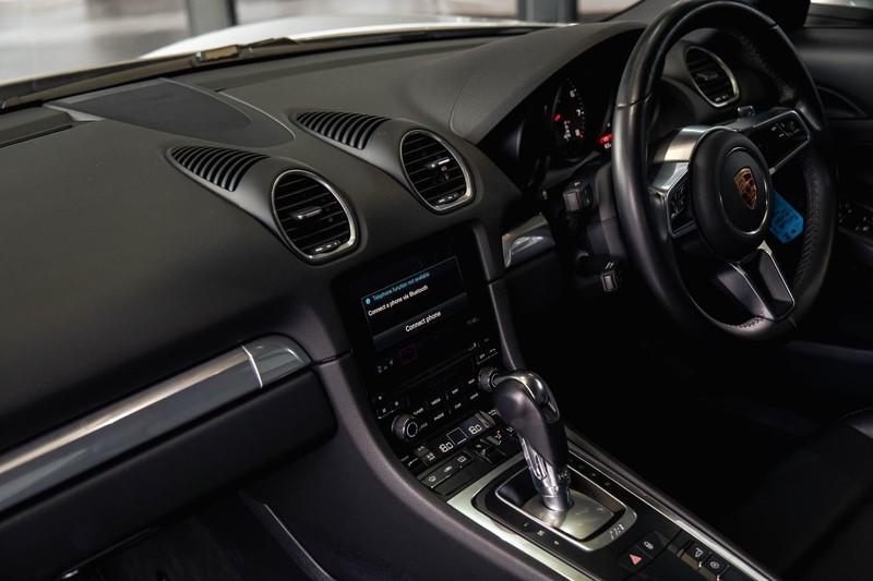 Porsche Cayman - Bruma Nissan - Image 17