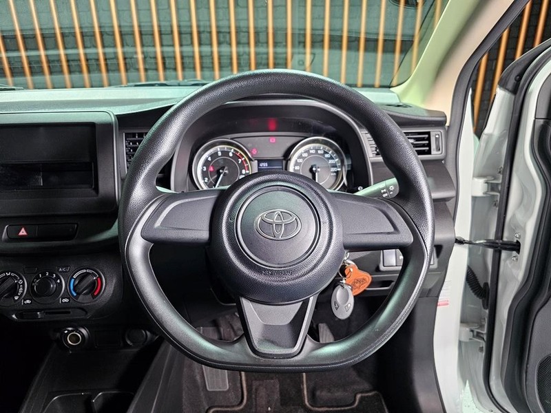 Toyota Corolla Rumion - Mit Mak Motors - Image 10