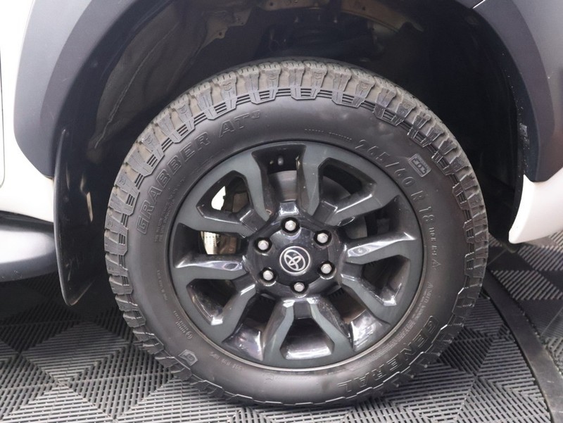 Toyota Hilux - KING OF CARS - Image 10