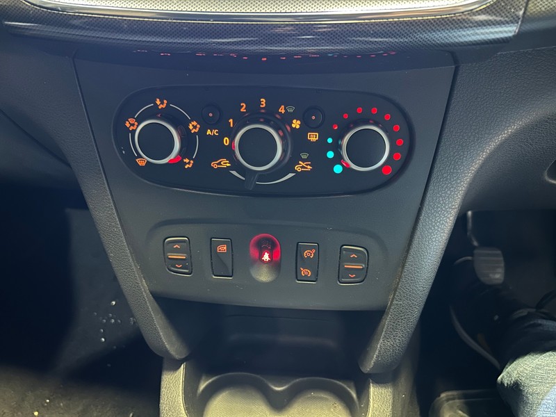 Renault Sandero - Mazda Pinetown - Image 12