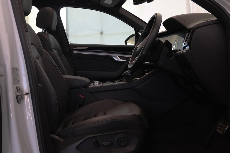 Volkswagen Touareg - Audi Centre Hatfield - Image 26