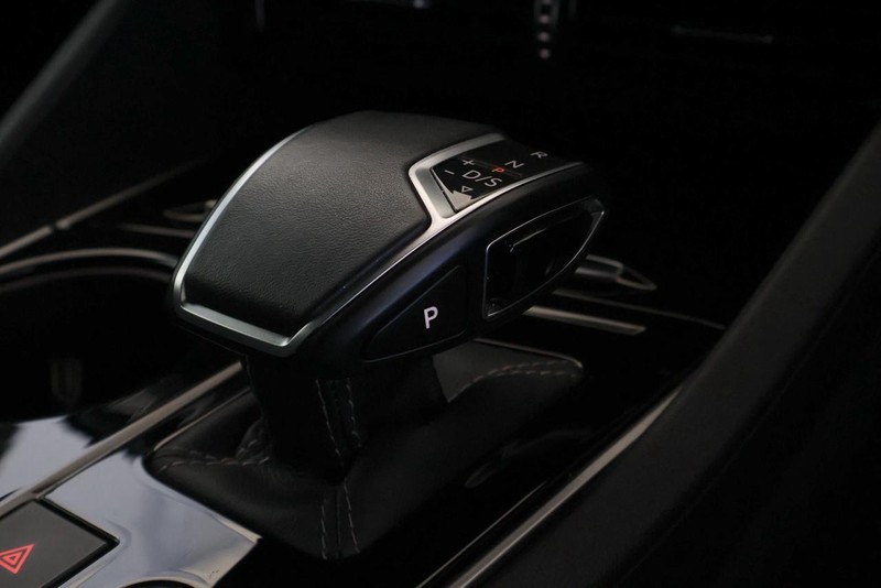 Volkswagen Touareg - Audi Centre Hatfield - Image 21