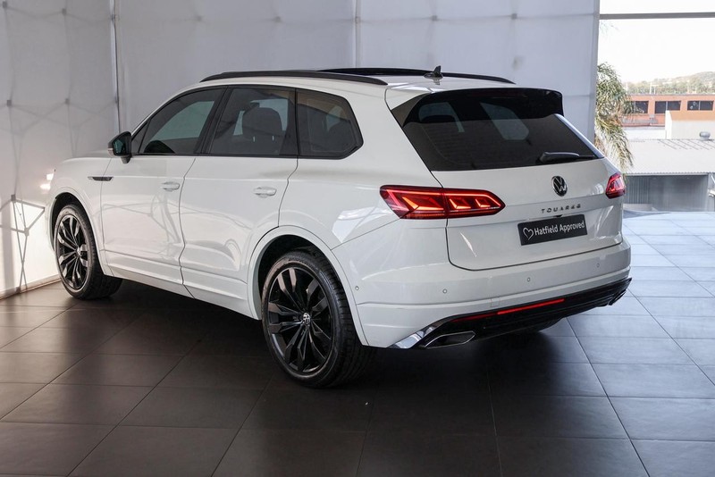 Volkswagen Touareg - Audi Centre Hatfield - Image 11