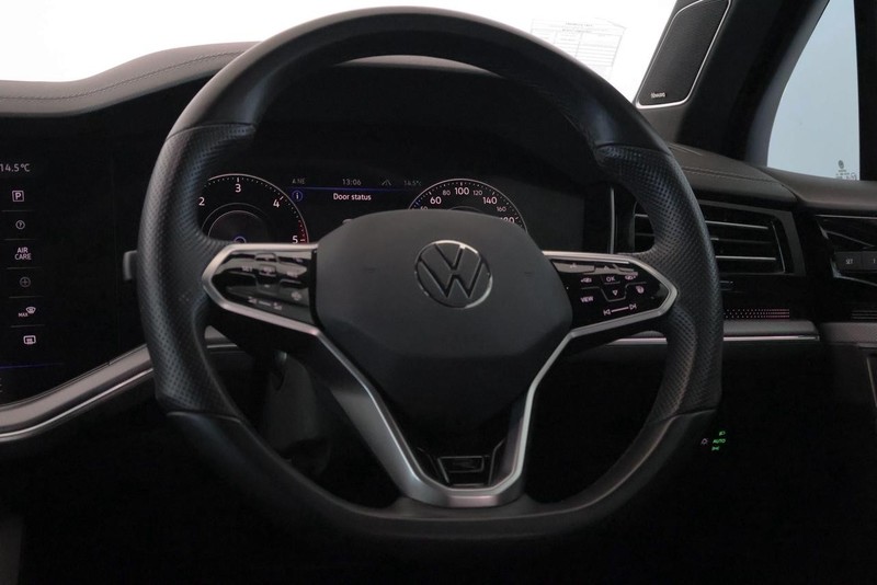 Volkswagen Touareg - Audi Centre Hatfield - Image 18