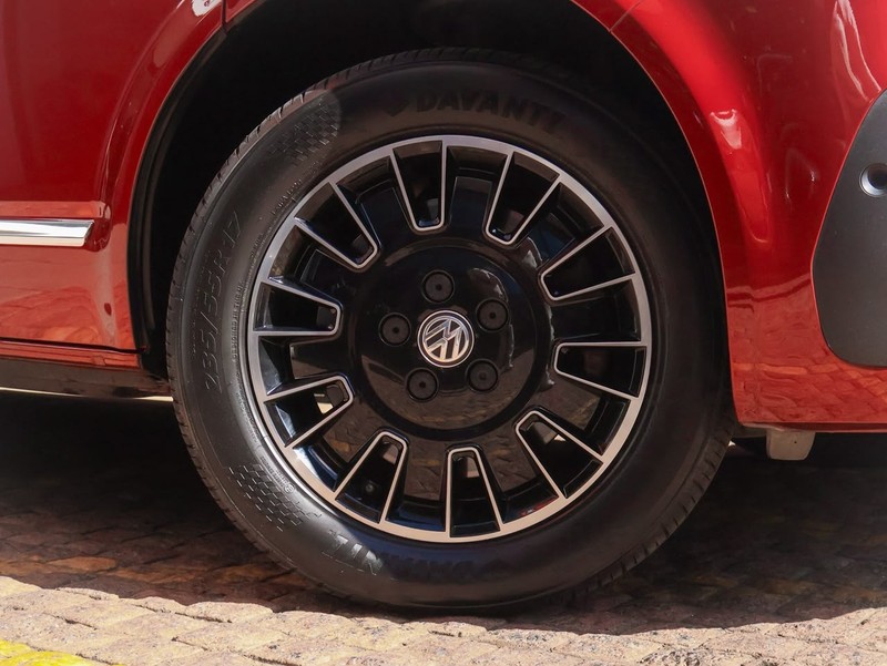 Volkswagen Caravelle - Hatfield VW Commercial - Image 4