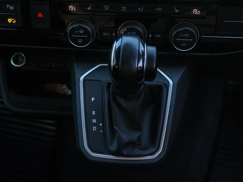 Volkswagen Caravelle - Hatfield VW Commercial - Image 17