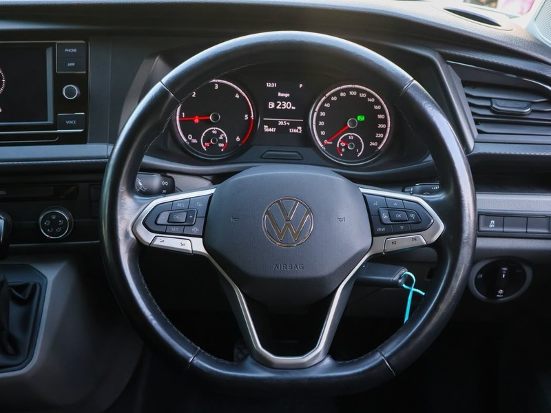 Volkswagen Transporter - Hatfield VW Commercial - Image 13