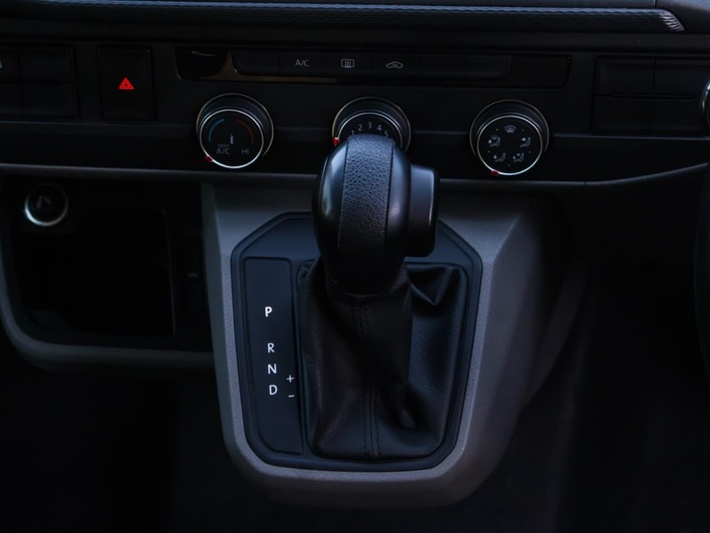 Volkswagen Transporter - Hatfield VW Commercial - Image 17
