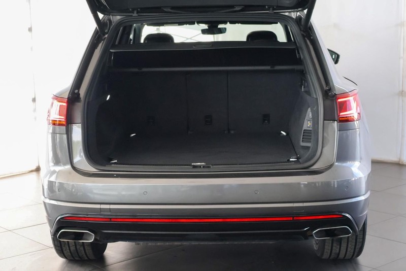 Volkswagen Touareg - Audi Centre Hatfield - Image 14