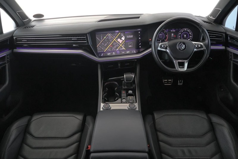 Volkswagen Touareg - Audi Centre Hatfield - Image 23