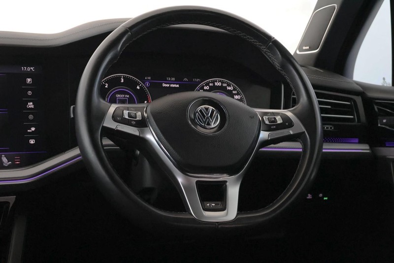 Volkswagen Touareg - Audi Centre Hatfield - Image 22