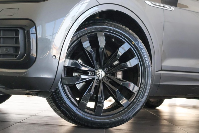 Volkswagen Touareg - Audi Centre Hatfield - Image 3