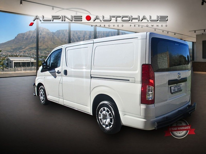 Toyota Quantum - Alpine Autohaus - Image 4