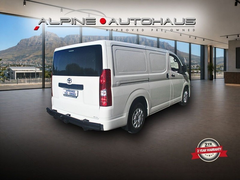Toyota Quantum - Alpine Autohaus - Image 3