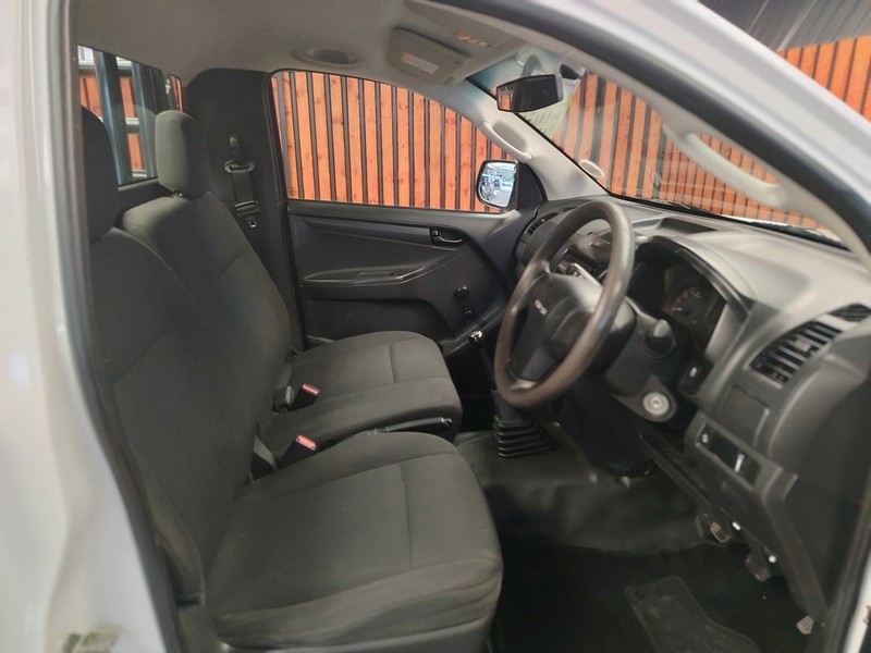 Isuzu D-Max - We Buy Bakkies - Image 11