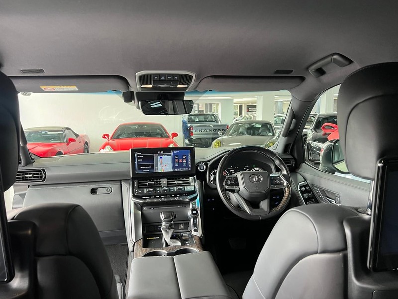 Toyota Land Cruiser - Top Gear Auto - Image 11