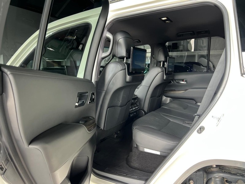 Toyota Land Cruiser - Top Gear Auto - Image 9
